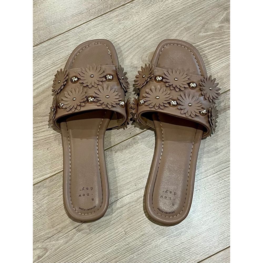 A New Day Womens 9 Floral Studded Slide Sandals Tan Brown Memory Foam Flat Shoes